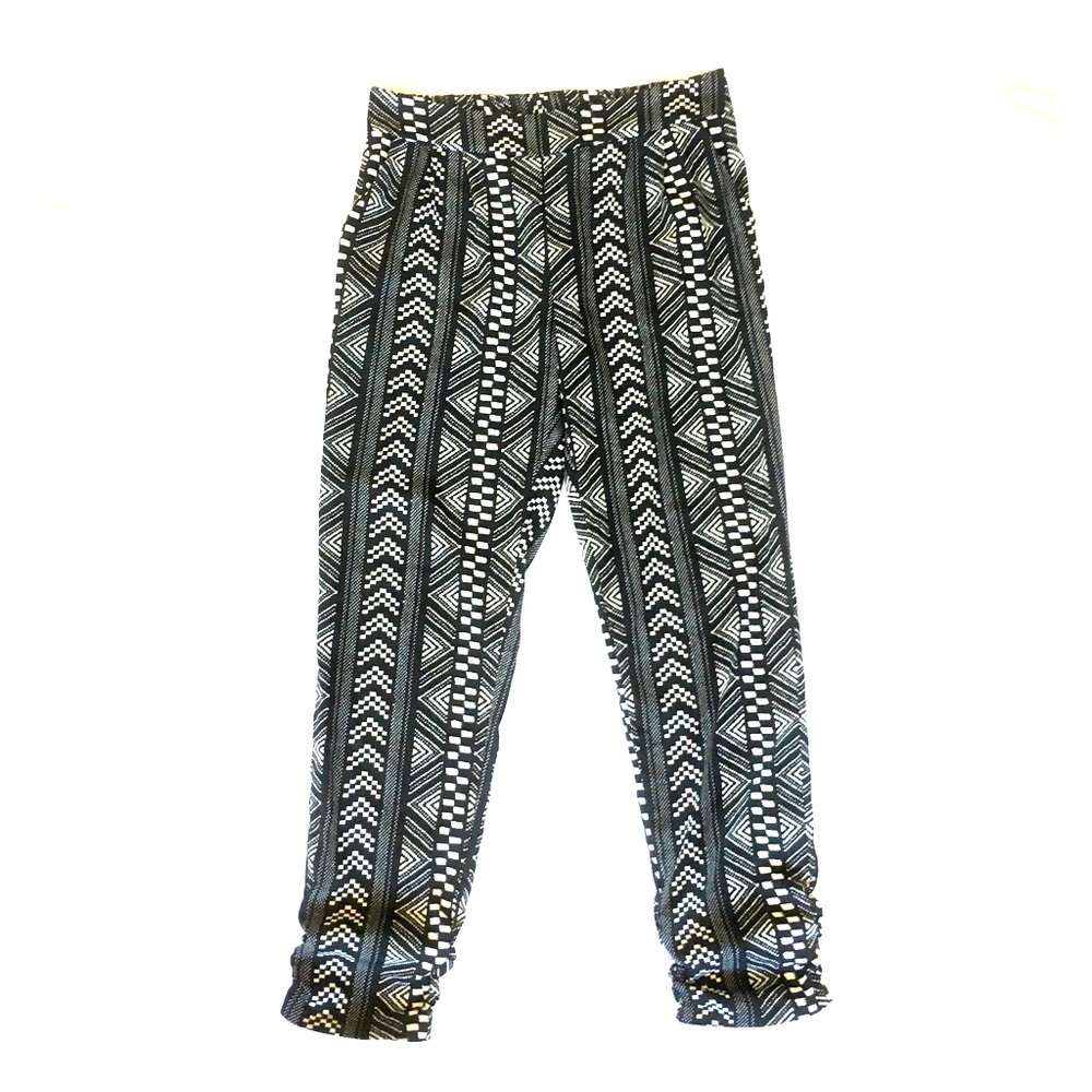 Geometric Pattern Pants in Black & White
